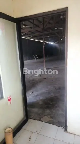 image TANAH PLUS BANGUNAN COCOK UNTUK GUDANG DIPINGGIR JALAN RAYA DIAREA DENPASAR BARAT (5)
