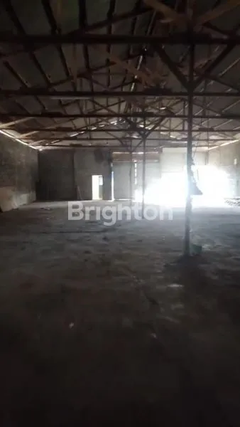 image TANAH PLUS BANGUNAN COCOK UNTUK GUDANG DIPINGGIR JALAN RAYA DIAREA DENPASAR BARAT (3)