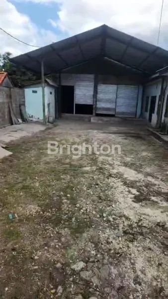 TANAH PLUS BANGUNAN COCOK UNTUK GUDANG DIPINGGIR JALAN RAYA DIAREA DENPASAR BARAT