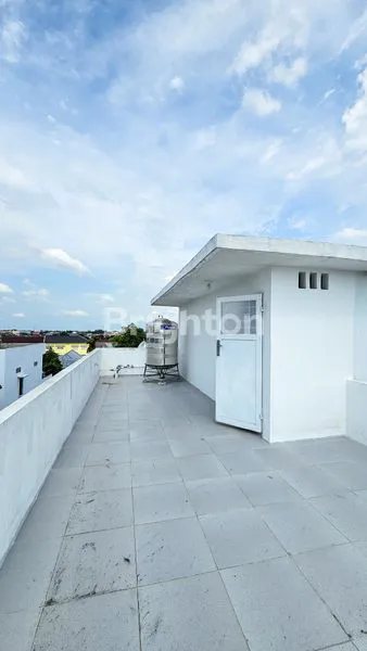 image DI JUAL CEPAT RUKO PREMIUM 3,5 TINGKAT - JL BAHAGIA, TELADAN TIMUR - MEDAN KOTA - KONDISI BARU TERAWAT - 180 M² (8)