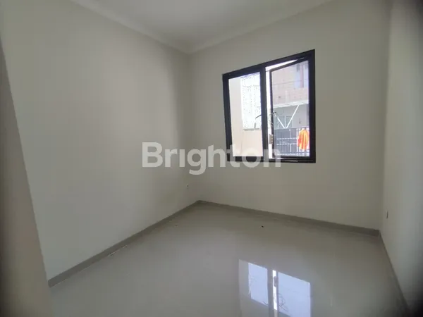 image RUMAH BARU 3 LANTAI DI MERUYA ILIR (6)