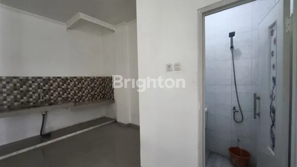 image RUMAH 2 LANTAI SIAP HUNI DI GADING GRIYA, KELAPA GADING - SHM (4)