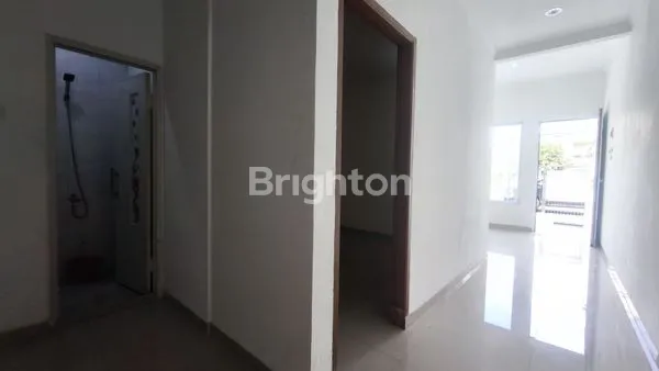 image RUMAH 2 LANTAI SIAP HUNI DI GADING GRIYA, KELAPA GADING - SHM (7)