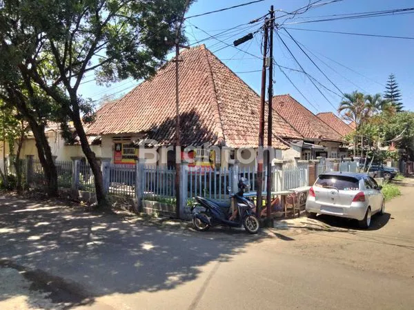 image RUMAH KLASIK HOOK 258 M² STRATEGIS DI KEBONWARU KOTA BANDUNG  - INVESTASI PASTI UNTUNG (1)