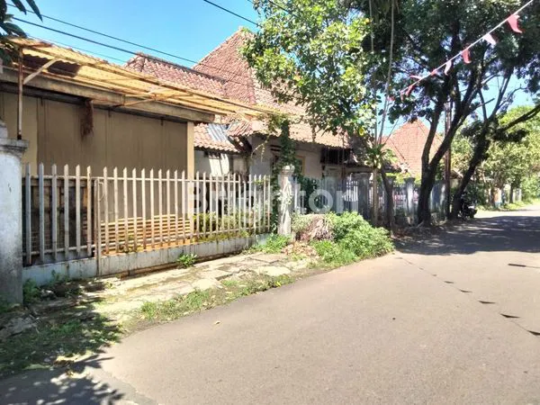 image RUMAH KLASIK HOOK 258 M² STRATEGIS DI KEBONWARU KOTA BANDUNG  - INVESTASI PASTI UNTUNG (4)