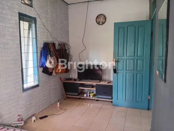 image DIJUAL RUMAH LUAS TANAH 300M², 3 KAMAR TIDUR, CARPORT 3 MOBIL, LOKASI STRATEGIS DI CISARANTEN KULON ARCAMANIK BANDUNG – HARGA 920 JUTA (3)