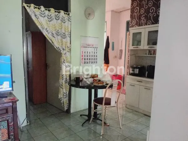 image DIJUAL RUMAH LUAS TANAH 300M², 3 KAMAR TIDUR, CARPORT 3 MOBIL, LOKASI STRATEGIS DI CISARANTEN KULON ARCAMANIK BANDUNG – HARGA 920 JUTA (7)