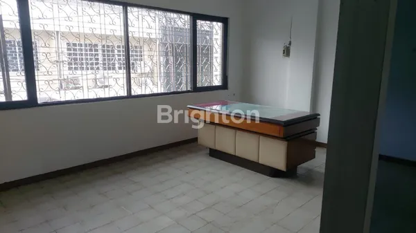 image RUKO DARMO PARK JLN MAYJEN SUNGKONO DEKAT DUKUH KUPANG, JOYOBOJO (2)