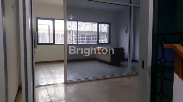 image RUKO DARMO PARK JLN MAYJEN SUNGKONO DEKAT DUKUH KUPANG, JOYOBOJO (5)