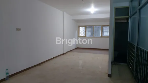 image RUKO DARMO PARK JLN MAYJEN SUNGKONO DEKAT DUKUH KUPANG, JOYOBOJO (7)