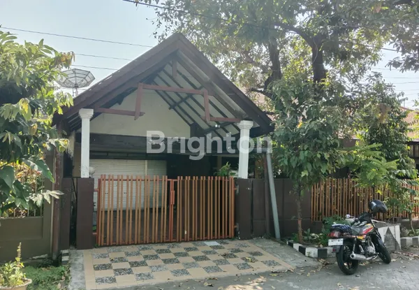 image RUMAH SECOND TERAWAT DI KENDANGSARI STRATEGIS DEKAT PERKANTORAN JEMURSARI, DEKAT TENGGILIS (1)