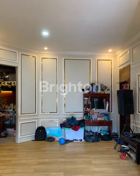 image RUMAH ESTETIK DEPAN JALAN RAYA – GAK PERLU MASUK GANG, GAK PERLU RENOV (3)