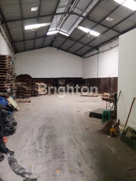image GUDANG SIAP PAKAI DI KOMPLEK PERGUDANGAN SIDOARJO (1)