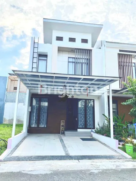image DIJUAL RUMAH TAPI CLUSTER SHINANO JGC (8)
