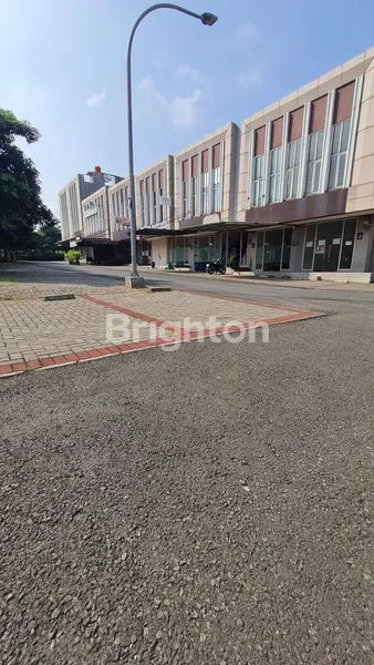 image RUKO CANTIK POSISI DITENGAH DARI RUKO GNDENG 3  DI KOTA WISATA CIBUBUR BOGOR (2)