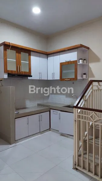 image RUMAH 2 LANTAI SIAP HUNI DI BEKASI TIMUR (6)