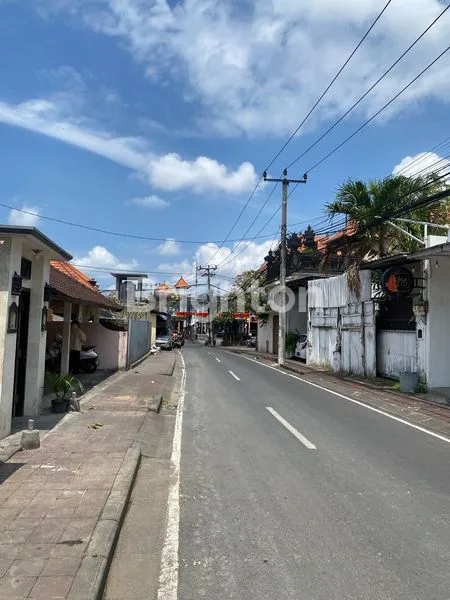 image RUKO MINIMALIS 3 LANTAI PREMIUM AREA SEMINYAK SIAP BISNIS (3)