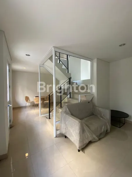 image DIJUAL RUMAH 3 LANTAI FULL FURNISH DI CO-LIVING ZENA @ THE MOZIA BSD (3)