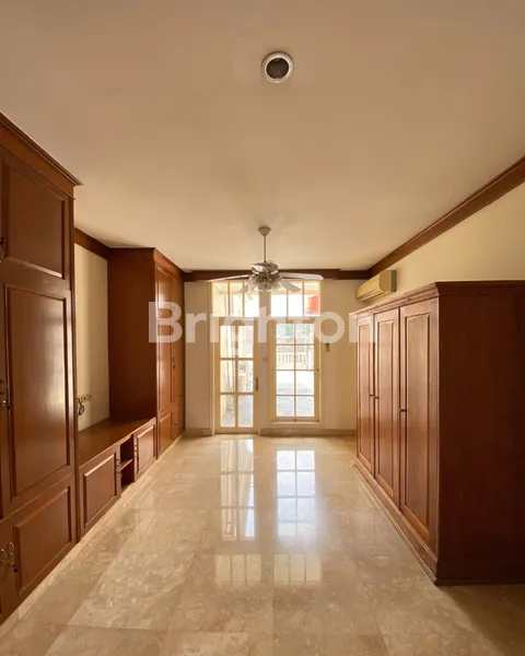 image BELI RUMAH DI PONDOK INDAH TUH TIKET MASUK CIRCLE = NETWORKING (7)