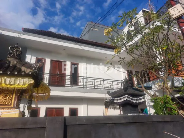 image VILLA DUA LANTAI LOKASI STRATEGIS (1)