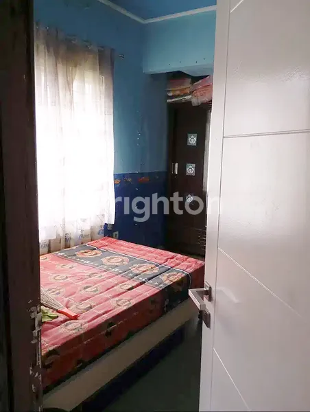 image RUMAH SIAP HUNI DALAM CLUSTER SELANGKAH KE MALL SUMMARECON BEKASI (4)