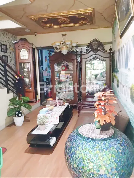 image RUMAH SIAP HUNI DALAM CLUSTER SELANGKAH KE MALL SUMMARECON BEKASI (1)