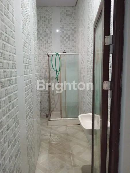 image RUMAH MEWAH 4KT REWWIN FULL RENOVASI LT200 SIAP HUNI (7)