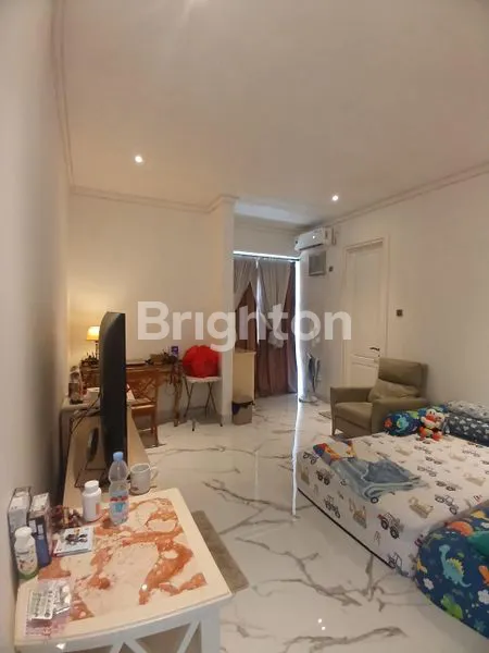 image JUAL RUMAH TERAWAT 2 LANTAI KERTAJAYA INDAH DEKAT GALAXI MALL (7)