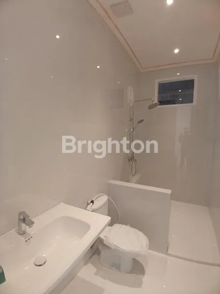 image JUAL RUMAH TERAWAT 2 LANTAI KERTAJAYA INDAH DEKAT GALAXI MALL (4)