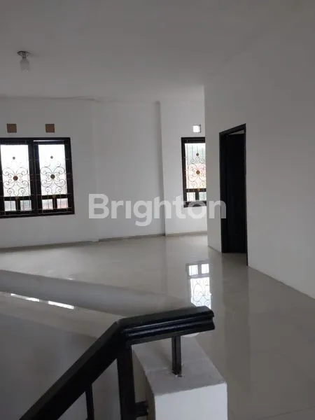 image RUKO LANTAI 3  TRATEGIS DI JALAN UTAMA HASANUDIN (8)