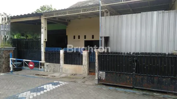 image RUMAH HOOK 1,5 LANTAI DI WISMA TROPODO SIDOARJO (2)