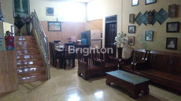image RUMAH HOOK 1,5 LANTAI DI WISMA TROPODO SIDOARJO (4)