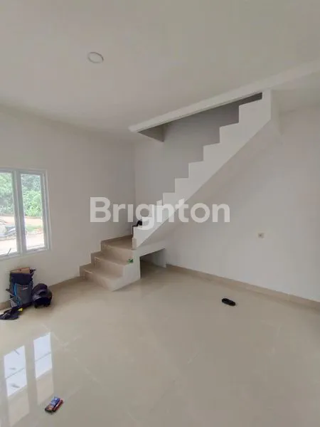 image RUMAH KUALITAS UNIK DI JUAL SIAP HUNI DI TAPOS DEPOK, 10-15 MENIT KE STASIUN TAPOS/DEPOK BARU, 5-10 MENIT KE PASAR TRADISIONAL, MINIMARKET, DAN PUSAT BELANJA (3)