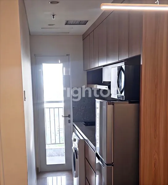 image DI SEWAKAN. APARTMENT PODOMORO. 1 BEDROOM. CITY VIEW LEPAS. FULL FURNISHED MEWAH. TERDAPAT MESIN CUCI & MICROWAVE (4)
