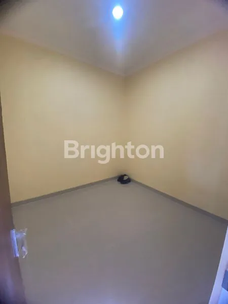 image DI JUAL RUMAH SIAP HUNI DI TAPOS DEPOK, 7 MENIT KE TOL CIMANGGIS, 7 MENIT KE JL RAYA JAKARTA BOGOR, 10 MENIT KE TOL CIJAGO, 10 MENIT KE TERMINAL JATIJAJAR DEPOK, 10 MENIT KE RUMAH SAKIT SENTRA MEDIKA (4)