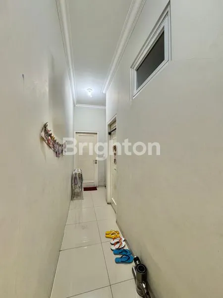 image RUMAH 3 LANTAI MODERN MINIMALIS SEPERTI BARU ROW MOTOR TANJUNG DUREN (4)