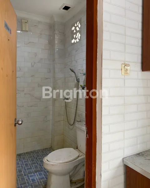 image RUKO 4 LANTAI SIAP PAKAI + LOKASI STRATEGIS = MESIN DUIT (7)