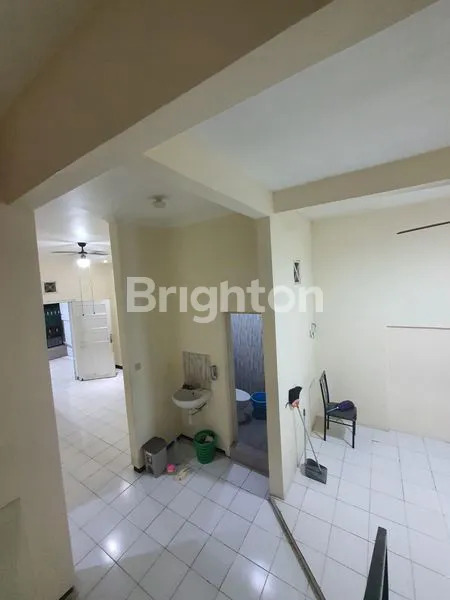 image HUNIAN STRATEGIS SEBELAH MASJID AL AKBAR (8)