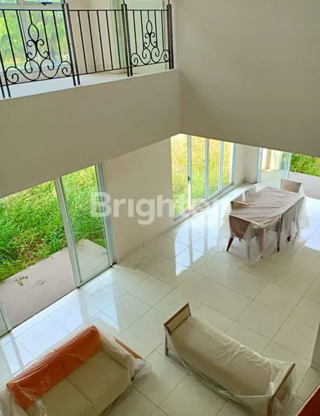 image RUMAH MEWAH DI KAWASAN EKSKLUSIF DE PARK BSD HADAP TAMAN BESAR  (2)