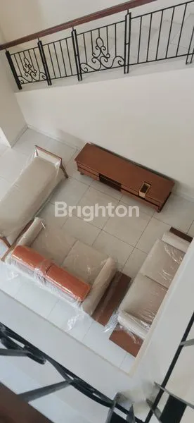 image RUMAH MEWAH DI KAWASAN EKSKLUSIF DE PARK BSD HADAP TAMAN BESAR  (4)