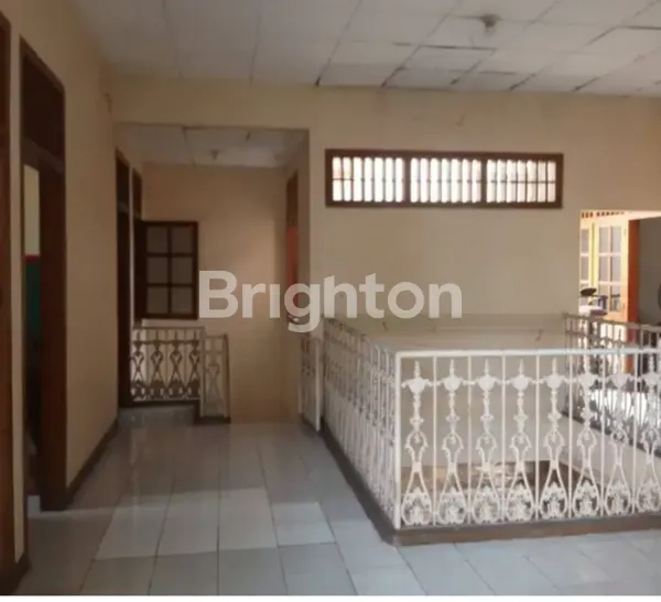 image RUMAH BESAR SIAP HUNI DEKAT PASAR DAN TERMINAL SANGAT EKONOMIS   (7)
