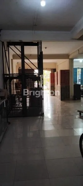 image RUKO GANDENG HOEK COCOK UNTUK JADI TEMPAT USAHA, KLINIK, KANTOR, STORAGE ATAU TEMPAT KURSUS. (7)