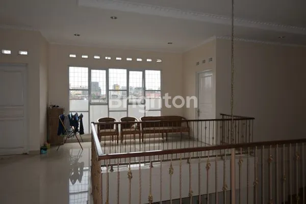 image RUMAH DUA LANTAI DI DEPOK JAYA (5)