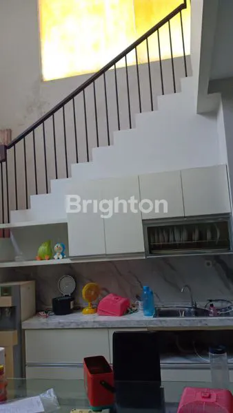 image RUMAH 2ND TERAWAT DHARMAHUSADA MAS DALAM KOMPLEK ONE GATE, DEKAT LAPANGAN TENIS, SEMI FURNISHED HADAP UTARA BISA KPR (6)