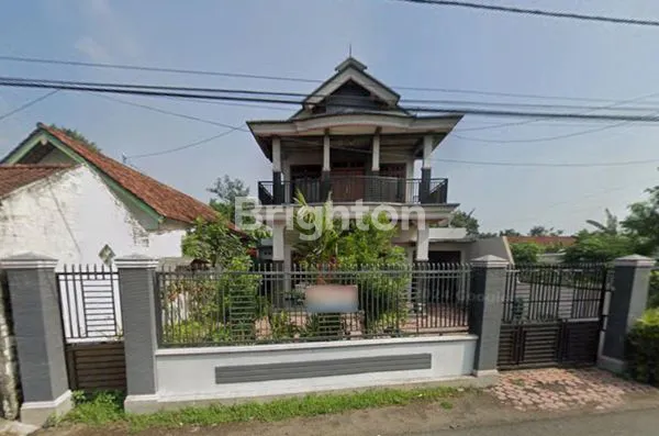 image RUMAH STRATEGIS 2 LANTAI DEKAT JALAN NASIONAL  (1)