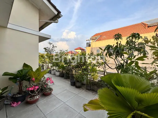 image RUMAH CANTIK DITENGAH KOTA SOLO (8)