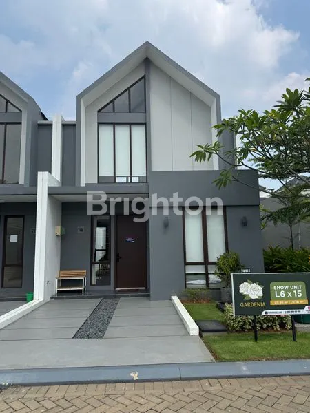 image RUMAH BARU FURNISHED HOEK PARAMOUNT PETALS (1)