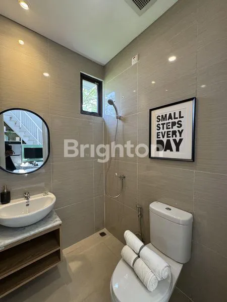 image RUMAH BARU FURNISHED HOEK PARAMOUNT PETALS (4)