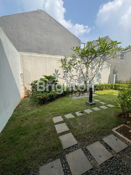 image RUMAH BARU FURNISHED HOEK PARAMOUNT PETALS (6)