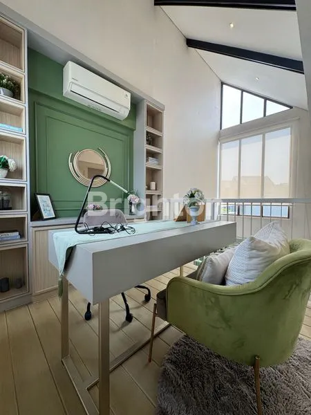 image RUMAH BARU FURNISHED HOEK PARAMOUNT PETALS (7)